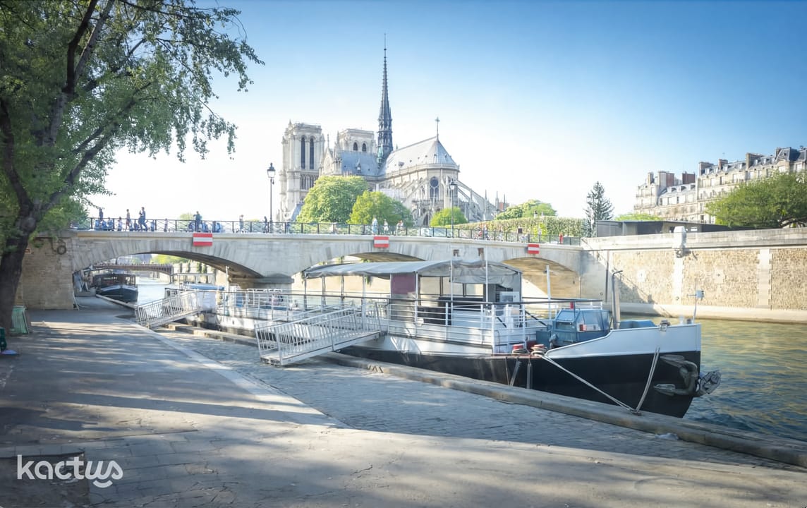 Henjo, péniche événementielle à Paris sur la Seine