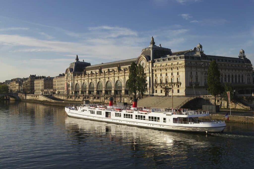 Paquebot – péniche à privatiser Paris 4e