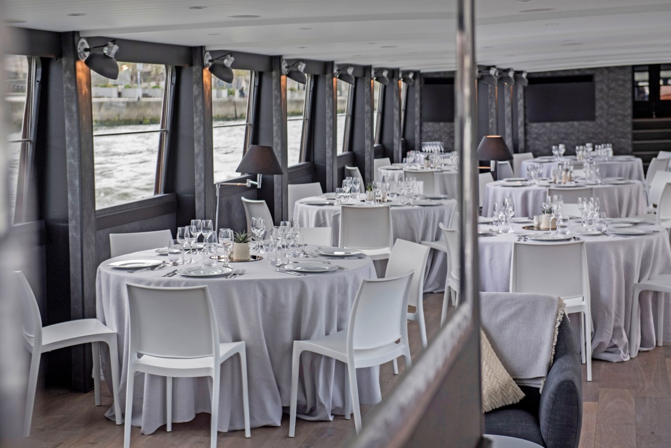 Victoria – péniche à privatiser à Paris