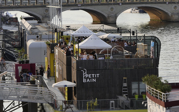 le-petit-bain-peniche