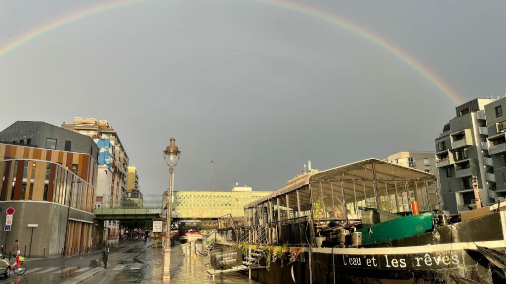 Péniche sur la Seine à Paris — événementiel fluvial bas-carbone