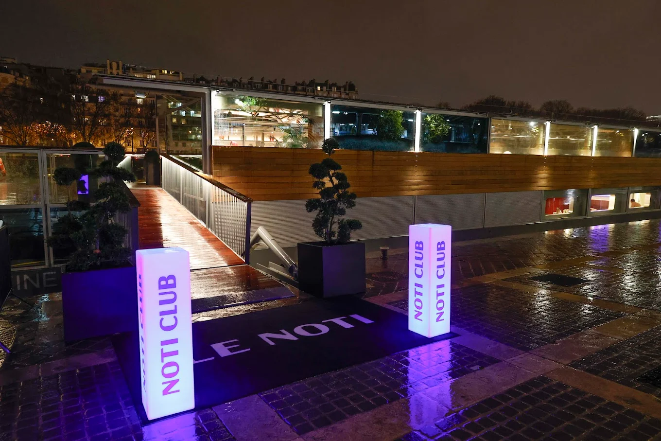 Noti Club, péniche événementielle à Paris sur la Seine
