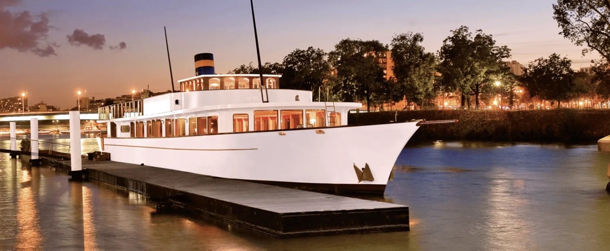 Le Clipper yacht péniche Paris Port de Grenelle