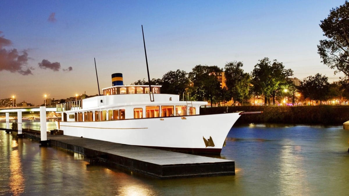 Le Clipper Paris - yacht vue extérieure Port de Grenelle Seine