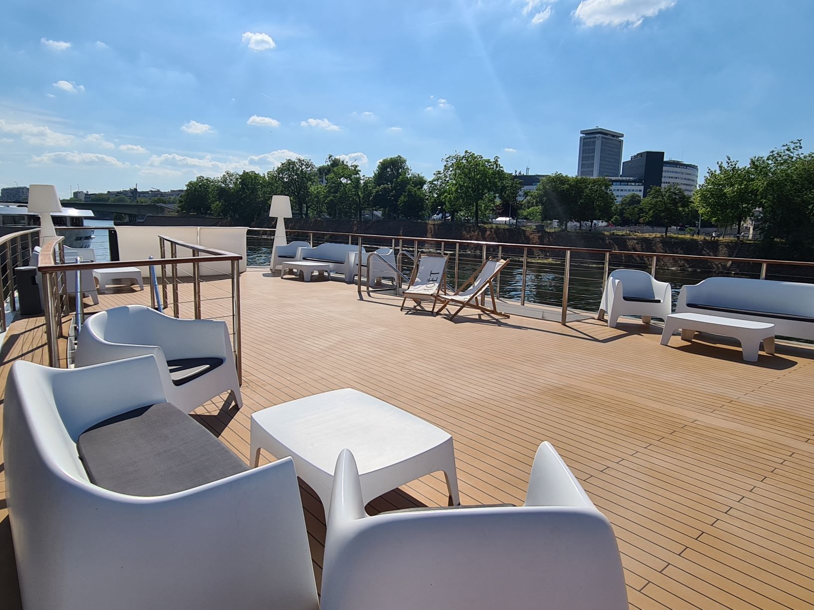 Le Clipper, péniche événementielle à Paris sur la Seine