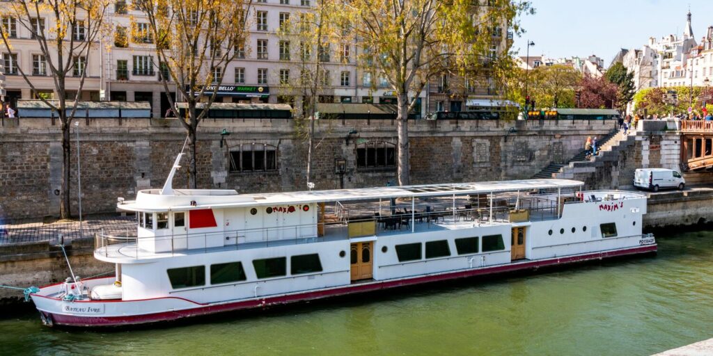Le Bateau Ivre – péniche à privatiser Paris 5e