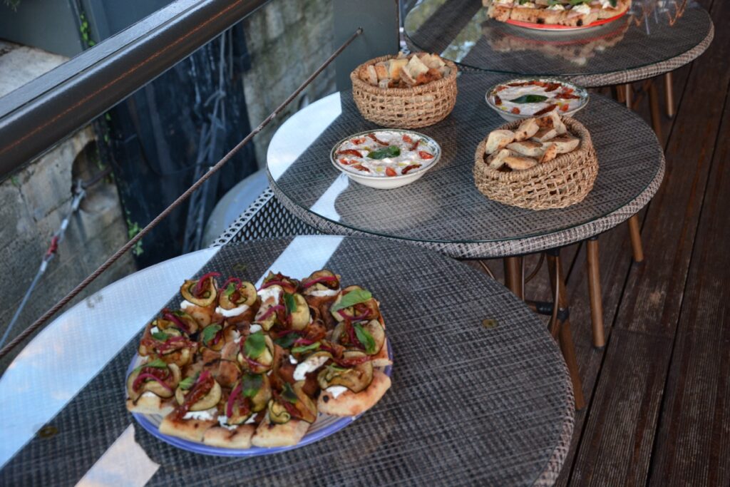 Le brunch de Joseph sur Le Sena — privatisation péniche Paris